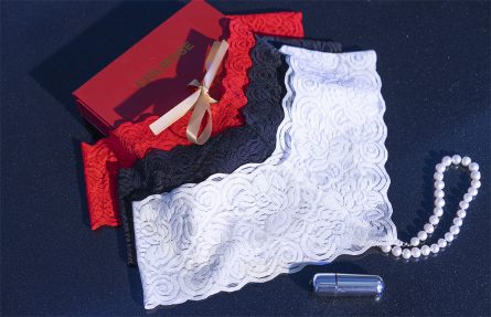 TANGA DE PÉROLAS CR-4395 VERMELHA COM BALA VIBRATÓRIA - Image 3