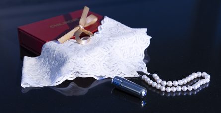 TANGA DE PÉROLAS CR-4395 BRANCA COM BALA VIBRATÓRIA - Image 4